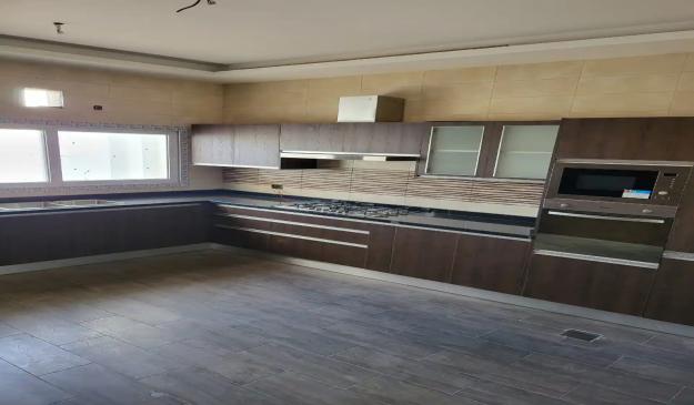 فيلا فخمة في بوشر - المنى