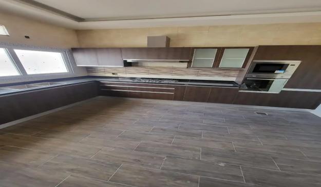 فيلا فخمة في بوشر - المنى