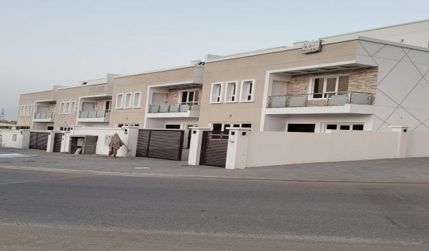 فيلا للبيع في مرتفعات المنى