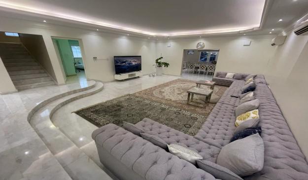 فيلا للبيع في بوشر