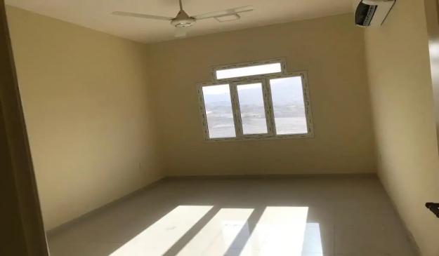 فيلا من طابقين في الانصب